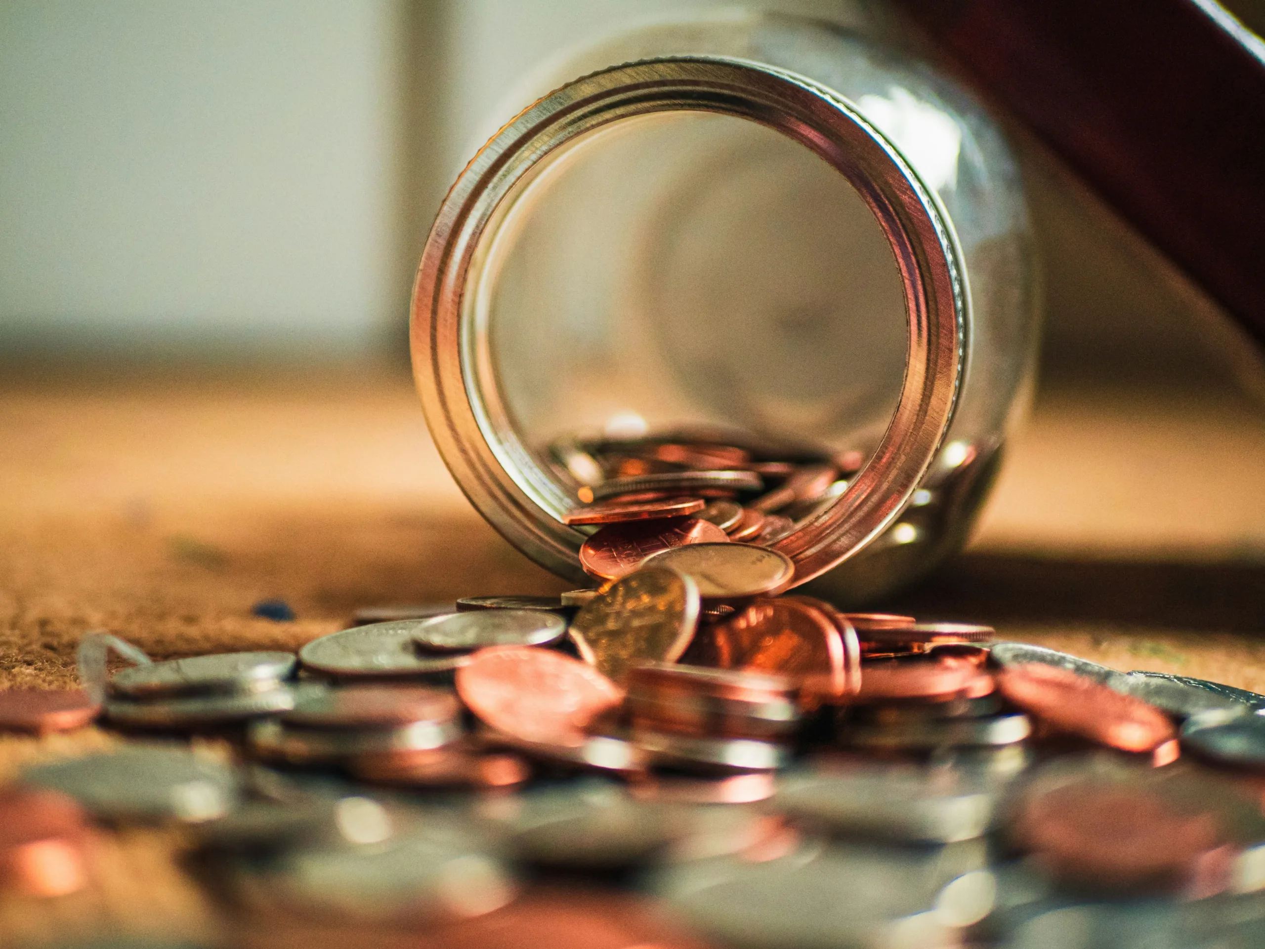 Coins_empty_jar_josh-appel-NeTPASr-bmQ-unsplash-min