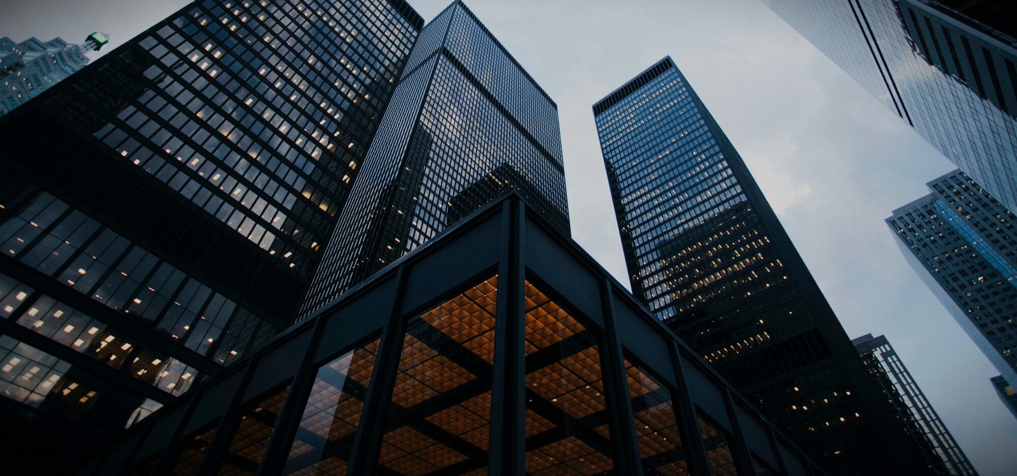 sean-pollock-PhYq704ffdA-unsplash (1) - HEADER